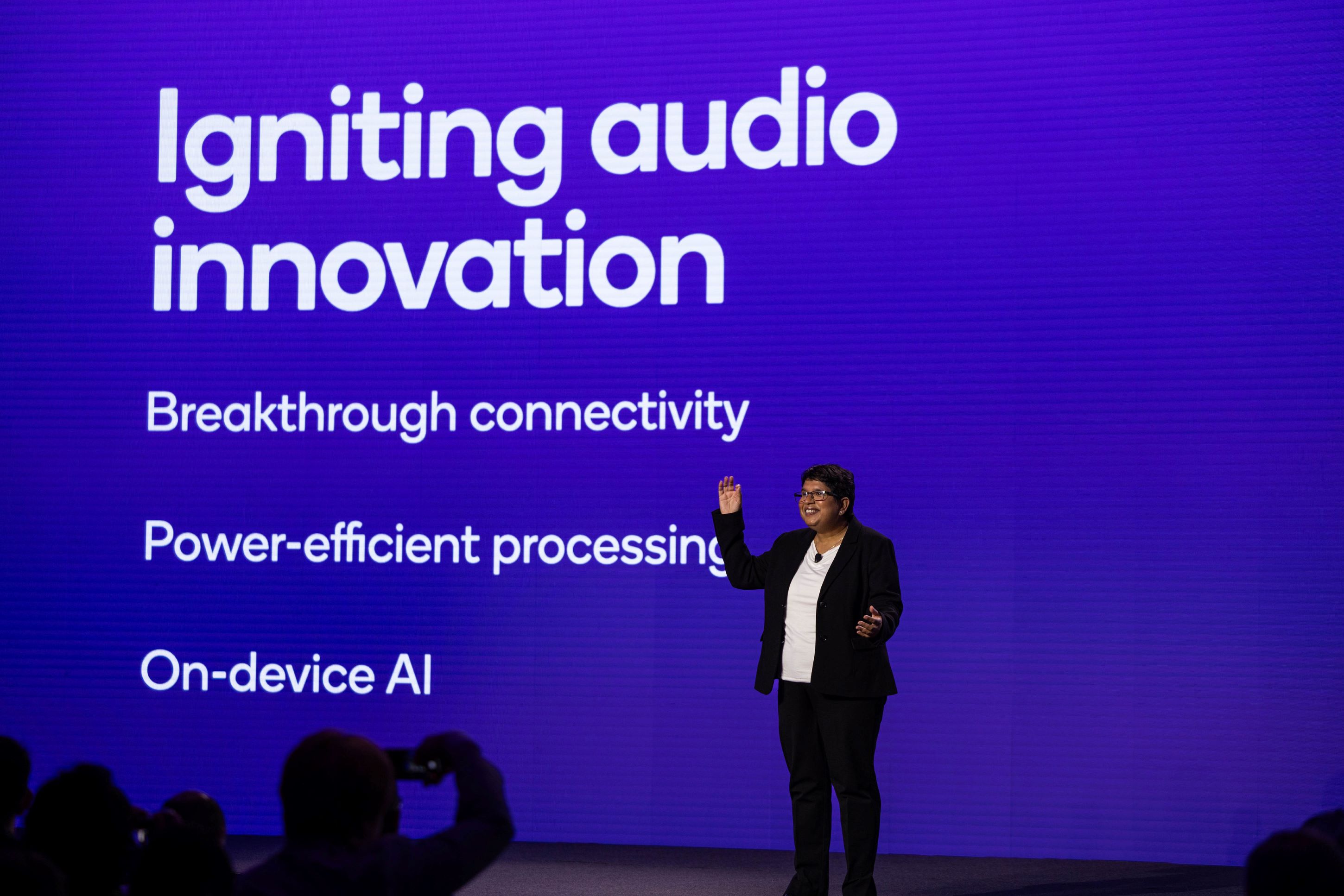 Slide /content/dam/qcomm-martech/dm-assets/images/company/news-media/media-center/press-kits/snapdragon-summit-2023/photo-gallery1/Day1Keynote-6.jpg?$QC_Responsive$&fmt=png-alpha