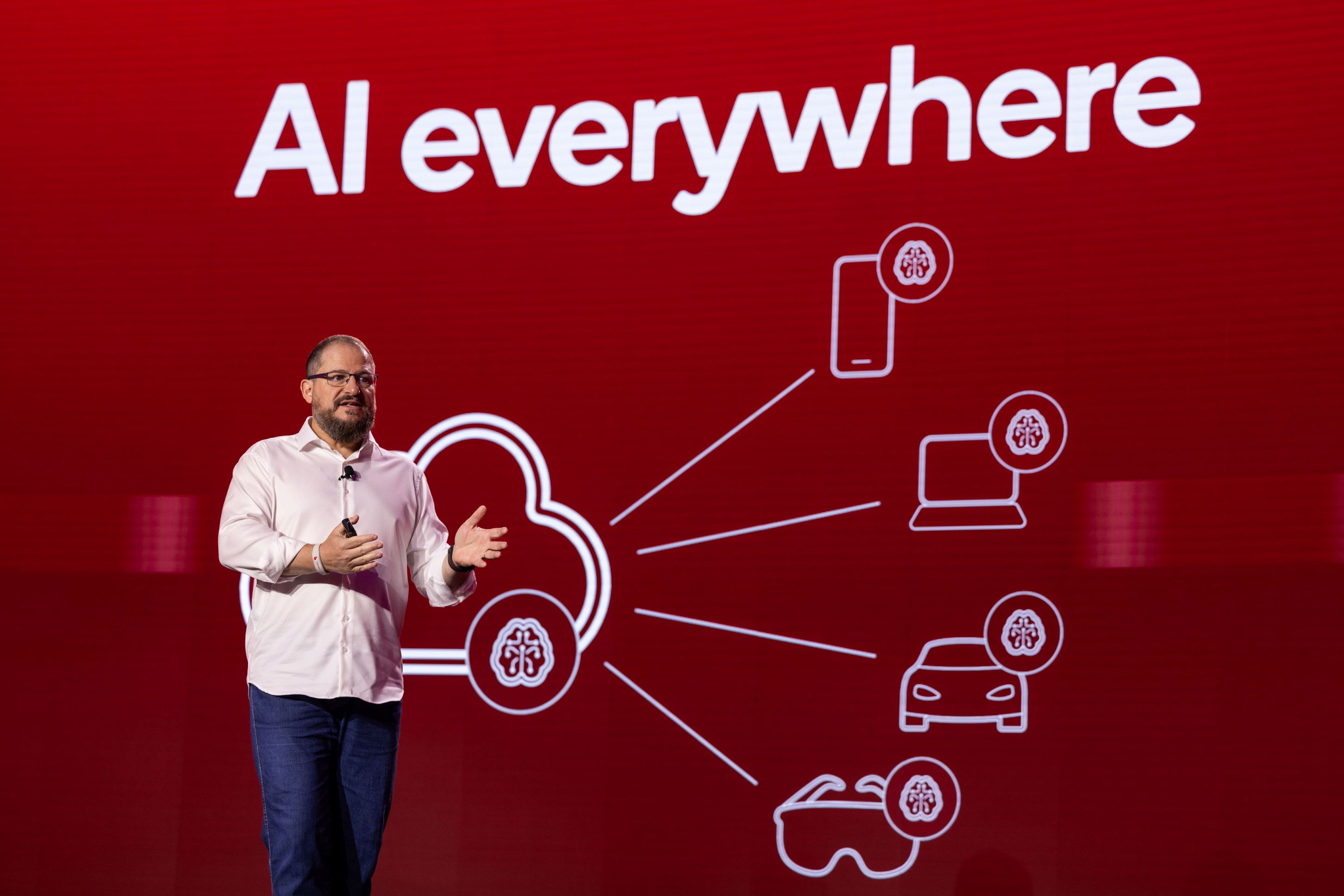 Slide /content/dam/qcomm-martech/dm-assets/images/company/news-media/media-center/press-kits/snapdragon-summit-2023/photo-gallery1/Day1Keynote2.jpg?$QC_Responsive$&fmt=png-alpha